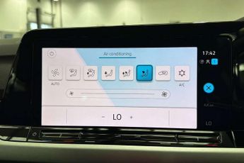 Volkswagen Golf 1.5 eTSI 150 Life 5dr DSG