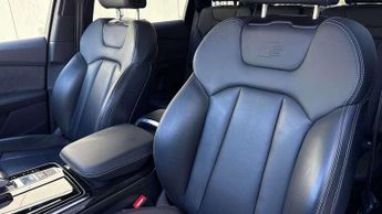 Audi Q7 55 TFSI Quattro S Line 5dr Tiptronic [Tech Pro]