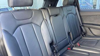 Audi Q7 55 TFSI Quattro S Line 5dr Tiptronic [Tech Pro]