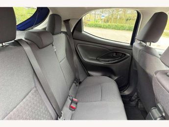Toyota Yaris 1.5 Hybrid Design 5dr CVT