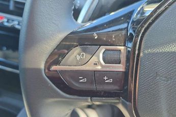 Peugeot 208 1.2 PureTech 100 Allure Premium + 5dr EAT8
