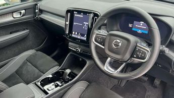 Volvo XC40 2.0 B3P Plus Dark 5dr Auto