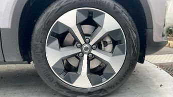 Volvo XC40 2.0 B3P Plus Dark 5dr Auto