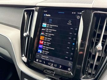 Volvo XC60 2.0 B4P Plus Dark 5dr Geartronic