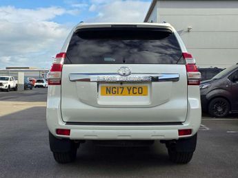 Toyota Land Cruiser 2.8 D-4D Invincible Auto 5dr 7 Seats