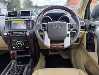 Toyota Land Cruiser 2.8 D-4D Invincible Auto 5dr 7 Seats