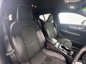Volvo XC40 2.0 D4 [190] R DESIGN 5dr AWD Geartronic