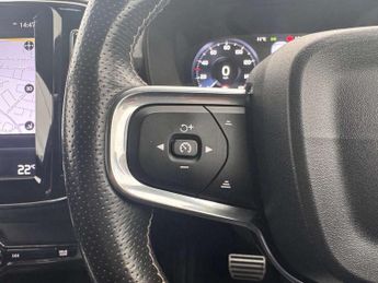 Volvo XC40 2.0 D4 [190] R DESIGN 5dr AWD Geartronic