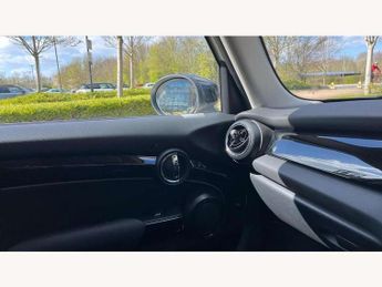 MINI Hatchback 5dr 1.5 Cooper Classic 5dr Auto