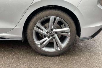 Volkswagen Golf 1.5 eTSI 150 R-Line 5dr DSG