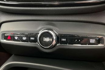 Volvo XC40 1.5 T3 [163] R DESIGN 5dr Geartronic