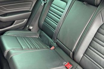 Volkswagen Passat 2.0 BiTDI 240 R-Line Edition 4MOTION 5dr DSG