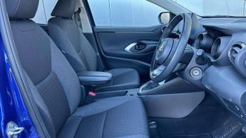 Toyota Yaris 1.5 Hybrid Design 5dr CVT