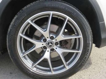 Mercedes-Benz GLC GLC 300 4Matic AMG Line Premium Plus 5dr 9G-Tronic