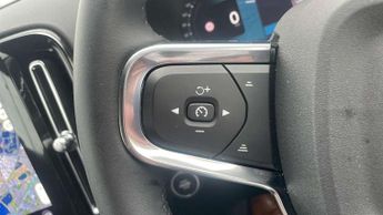 Volvo XC40 2.0 B3P Plus Black Edition 5dr Auto