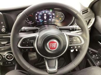 Fiat Tipo Cross 1.5 Hybrid 48V Cross Garmin 5dr DDCT