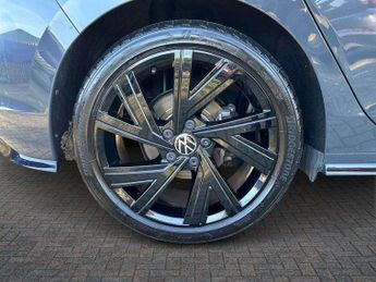 Volkswagen Golf 1.5 eTSI 150 Black Edition 5dr DSG