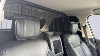 Land Rover Discovery 3.0 D300 HSE Commercial Auto