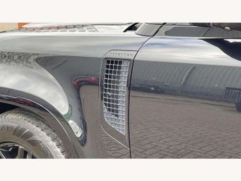 Land Rover Defender 3.0 D250 X-Dynamic S 110 5dr Auto