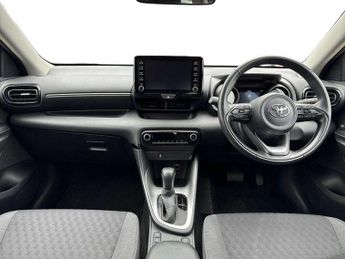 Toyota Yaris 1.5 Hybrid Design 5dr CVT