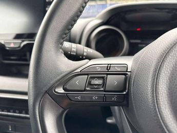 Toyota Yaris 1.5 Hybrid Design 5dr CVT
