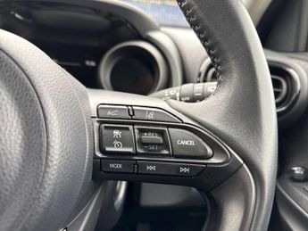 Toyota Yaris 1.5 Hybrid Design 5dr CVT