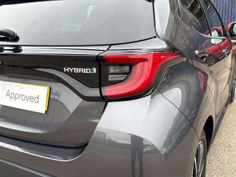 Toyota Yaris 1.5 Hybrid Design 5dr CVT