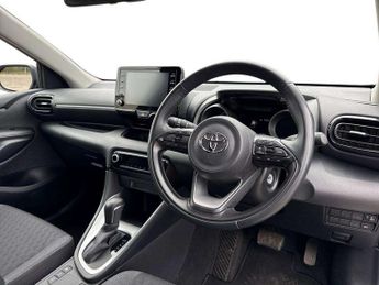 Toyota Yaris 1.5 Hybrid Design 5dr CVT