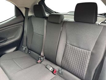 Toyota Yaris 1.5 Hybrid Design 5dr CVT