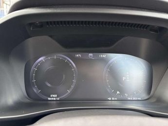 Volvo XC40 2.0 B4P Inscription Pro 5dr Auto