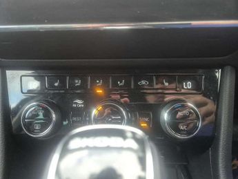 Skoda Superb Estate 2.0 TDI CR 200 SE L 5dr DSG