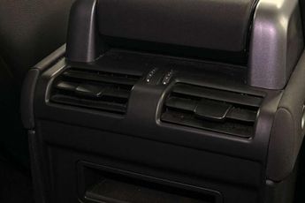 Land Rover Defender 3.0 D200 SE 90 3dr Auto