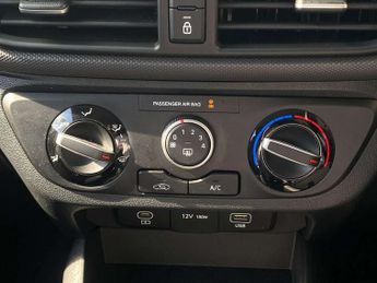 Hyundai i10 1.0 [63] Advance 5dr Auto [Nav]