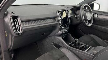 Volvo XC40 2.0 B4P Ultimate Dark 5dr Auto