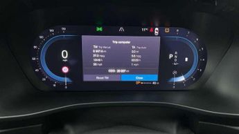 Volvo XC40 2.0 B4P Ultimate Dark 5dr Auto