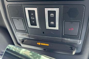 Land Rover Defender 2.0 P300 X-Dynamic SE 90 3dr Auto