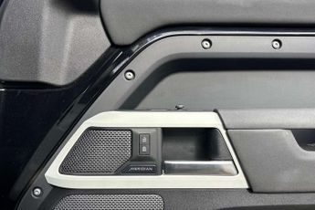 Land Rover Defender 2.0 P300 X-Dynamic SE 90 3dr Auto