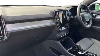Volvo XC40 2.0 B3P Plus Dark 5dr Auto