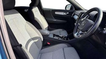 Volvo XC40 2.0 B3P Plus Dark 5dr Auto