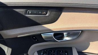 Volvo XC90 2.0 B5P Plus Dark 5dr AWD Geartronic