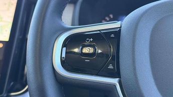 Volvo XC90 2.0 B5P Plus Dark 5dr AWD Geartronic