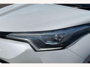 Toyota C-HR 1.8 Hybrid Dynamic 5dr CVT