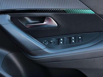 Peugeot 2008 1.2 PureTech 130 Allure Premium 5dr EAT8
