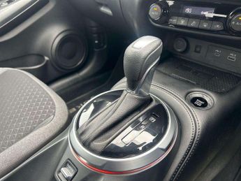 Nissan Juke 1.0 DiG-T N-Connecta 5dr DCT