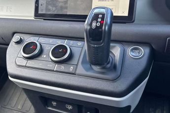 Land Rover Defender 3.0 D250 Hard Top SE Auto [3 Seat]