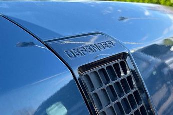 Land Rover Defender 3.0 D250 Hard Top SE Auto [3 Seat]