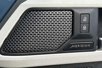 Land Rover Defender 3.0 D250 Hard Top SE Auto [3 Seat]