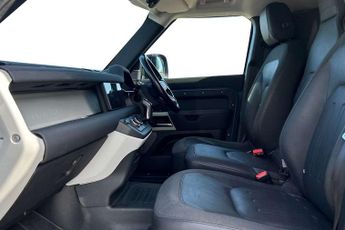 Land Rover Defender 3.0 D250 Hard Top SE Auto [3 Seat]