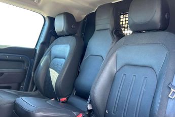 Land Rover Defender 3.0 D250 Hard Top SE Auto [3 Seat]