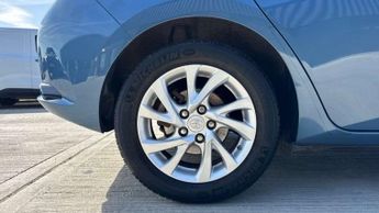 Toyota Auris 1.8 Hybrid Icon Tech TSS 5dr CVT